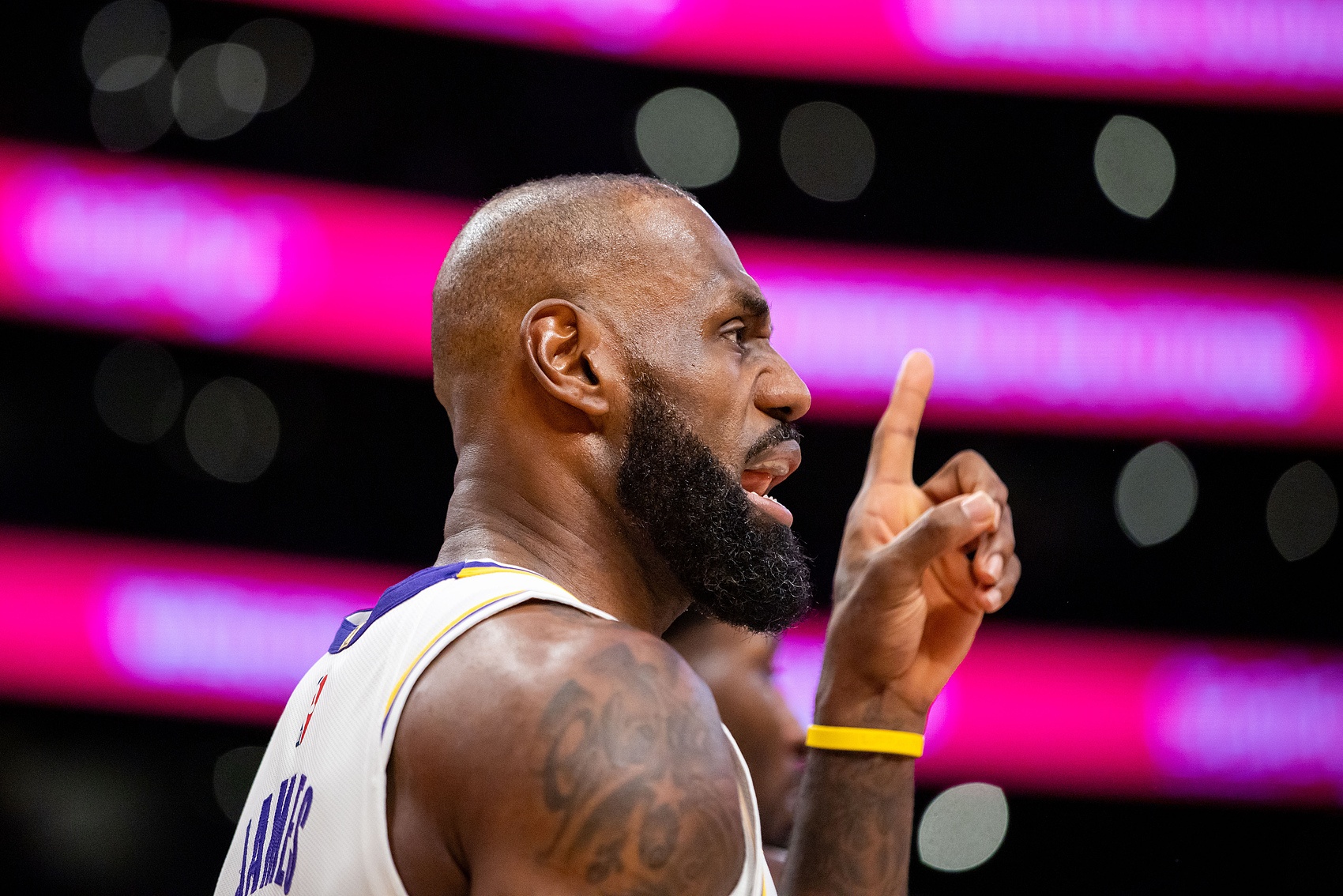 pg麻将胡了-夸梅：詹姆斯通过富保罗控制了联盟 让NBA修改规则&amp;允许他走步